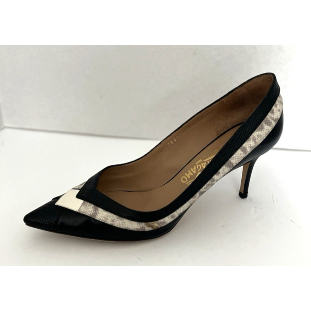 SALVATORE FERRAGAMO WOMAN'S LEATHER WHITE/BLACKLEATHER LAYERED PUMPS 9.5, ITALY